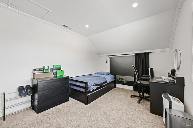 855 Garden Ct, Petaluma, CA 94954