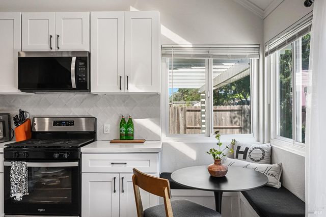 855 Garden Ct, Petaluma, CA 94954