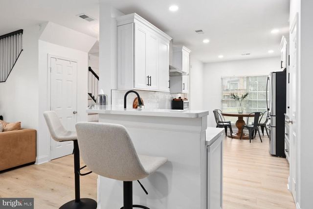 14415 GLENCREST CIR #112, Centreville, VA 20120