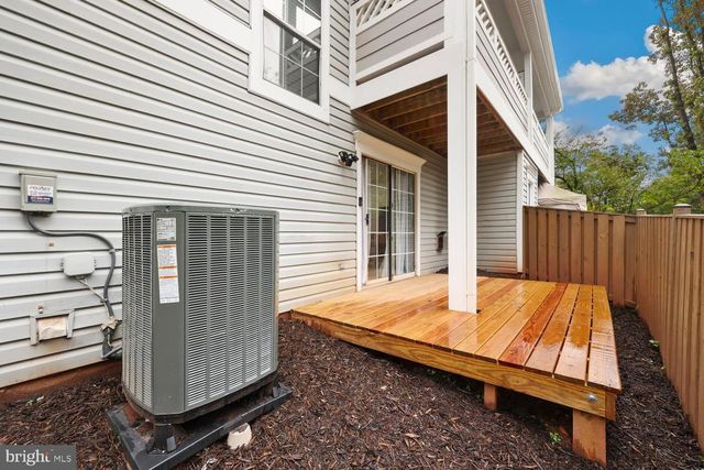 14415 GLENCREST CIR #112, Centreville, VA 20120