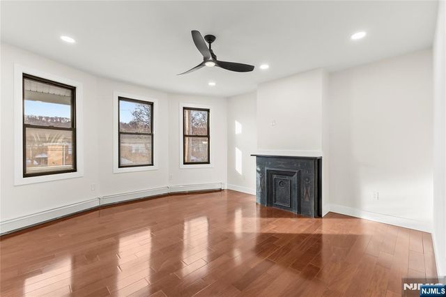633 Lafayette Avenue, Hawthorne, NJ 07506