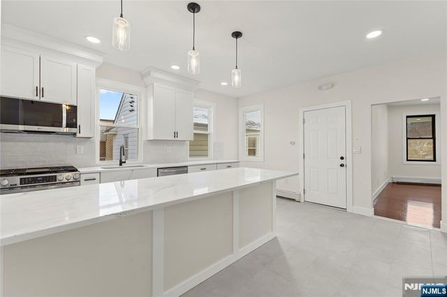 633 Lafayette Avenue, Hawthorne, NJ 07506
