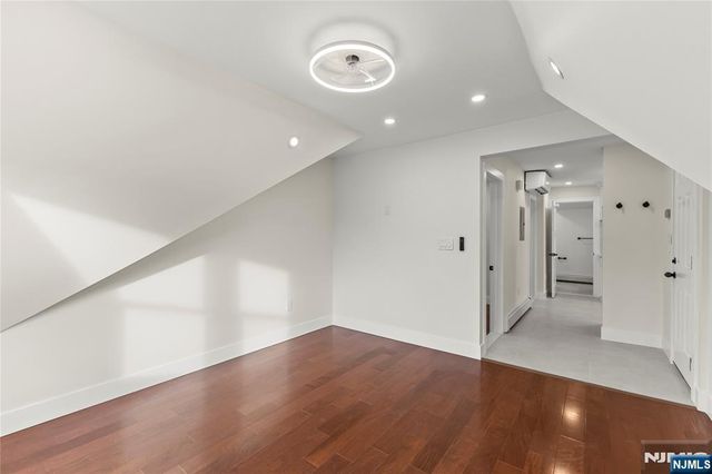 633 Lafayette Avenue, Hawthorne, NJ 07506