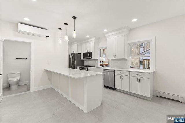 633 Lafayette Avenue, Hawthorne, NJ 07506