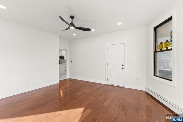 633 Lafayette Avenue, Hawthorne, NJ 07506