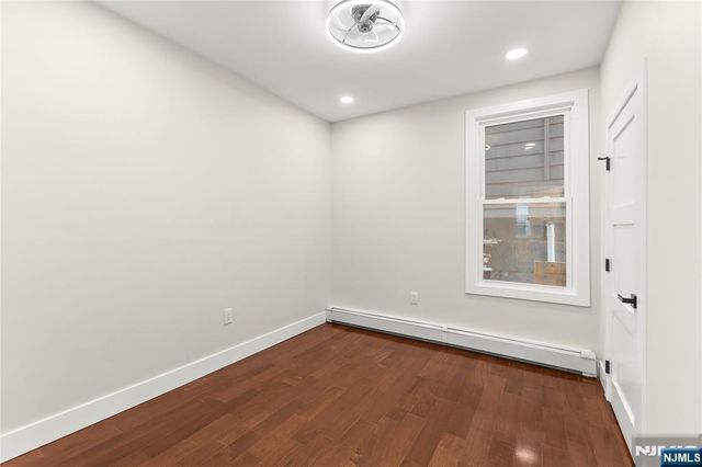 633 Lafayette Avenue, Hawthorne, NJ 07506