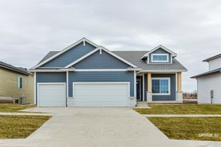 8209 Mahon Court, Johnston, IA 50131