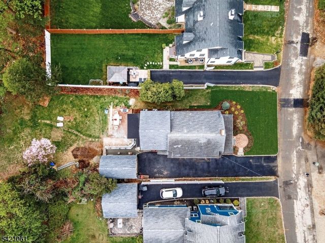 34 Buttonwood Rd, Essex Fells Twp., NJ 07021