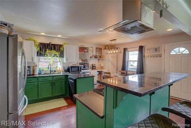 22938 California Street, Saint Clair Shores, MI 48080