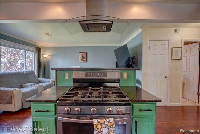 22938 California Street, Saint Clair Shores, MI 48080