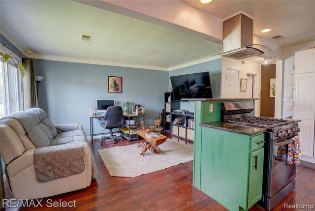 22938 California Street, Saint Clair Shores, MI 48080