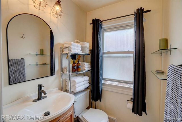 22938 California Street, Saint Clair Shores, MI 48080