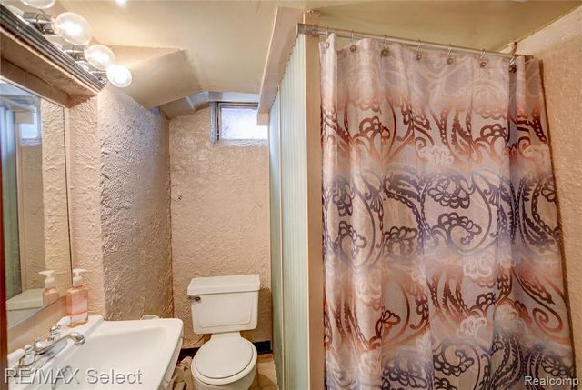 22938 California Street, Saint Clair Shores, MI 48080