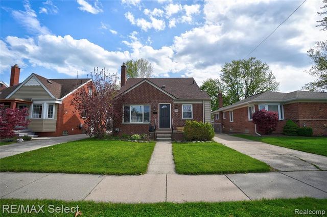 22938 California Street, Saint Clair Shores, MI 48080