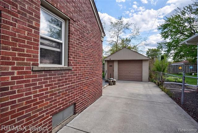 22938 California Street, Saint Clair Shores, MI 48080
