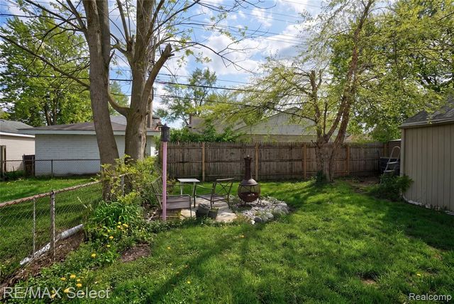 22938 California Street, Saint Clair Shores, MI 48080