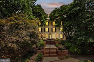 7600 TREMAYNE PL #208, Mclean, VA 22102