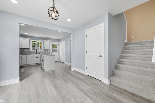 310 S 6th Street, St Clair, MI 48079