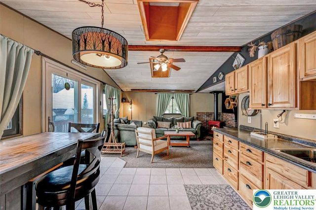 1543 Lake Lane, Tobyhanna Twp, PA 18347