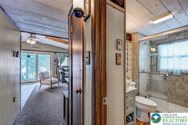 1543 Lake Lane, Tobyhanna Twp, PA 18347