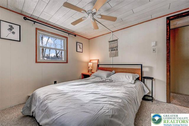 1543 Lake Lane, Tobyhanna Twp, PA 18347