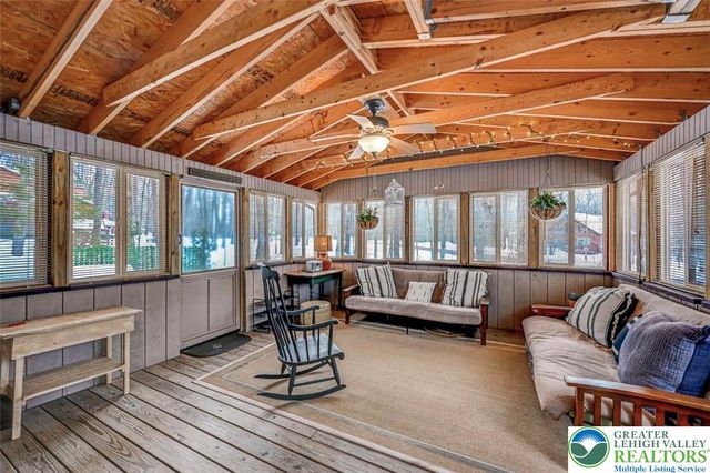 1543 Lake Lane, Tobyhanna Twp, PA 18347