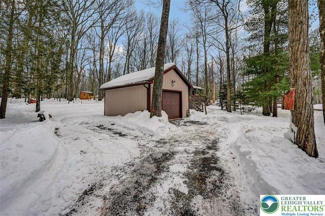 1543 Lake Lane, Tobyhanna Twp, PA 18347