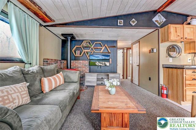 1543 Lake Lane, Tobyhanna Twp, PA 18347