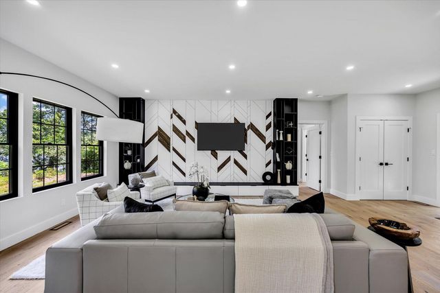 2 Buttercup Lane, South Yarmouth, MA 02664