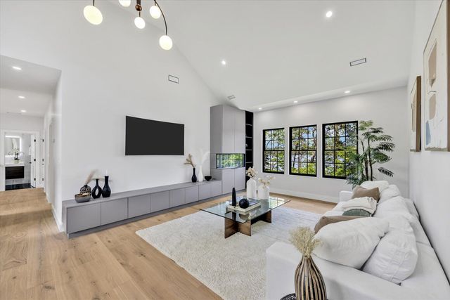 2 Buttercup Lane, South Yarmouth, MA 02664