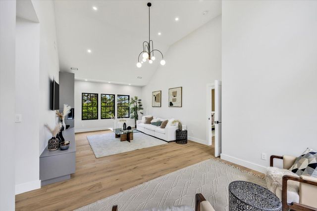 2 Buttercup Lane, South Yarmouth, MA 02664