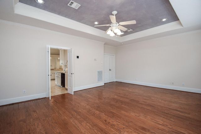 3213 Mcculloch Circle, Houston, TX 77056