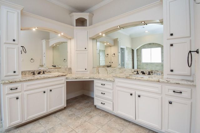 3213 Mcculloch Circle, Houston, TX 77056