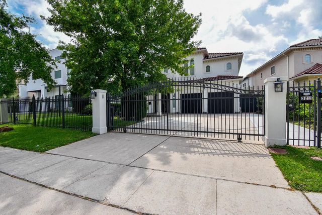 3213 Mcculloch Circle, Houston, TX 77056
