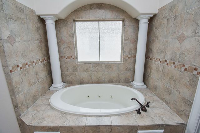 3213 Mcculloch Circle, Houston, TX 77056