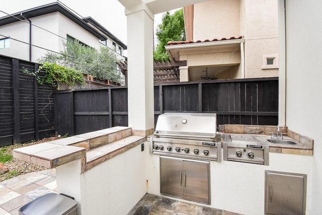 3213 Mcculloch Circle, Houston, TX 77056