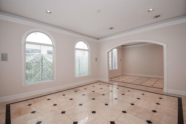 3213 Mcculloch Circle, Houston, TX 77056