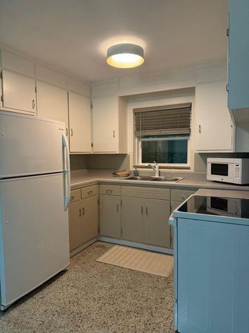 233 E E 24th Street, Street, West Palm Beach, FL 33404