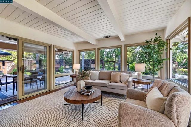 60 Karol Ln, Pleasant Hill, CA 94523