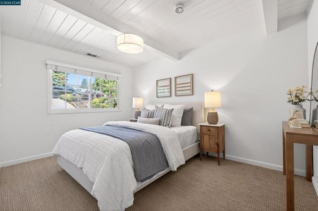60 Karol Ln, Pleasant Hill, CA 94523
