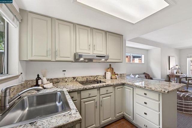 60 Karol Ln, Pleasant Hill, CA 94523