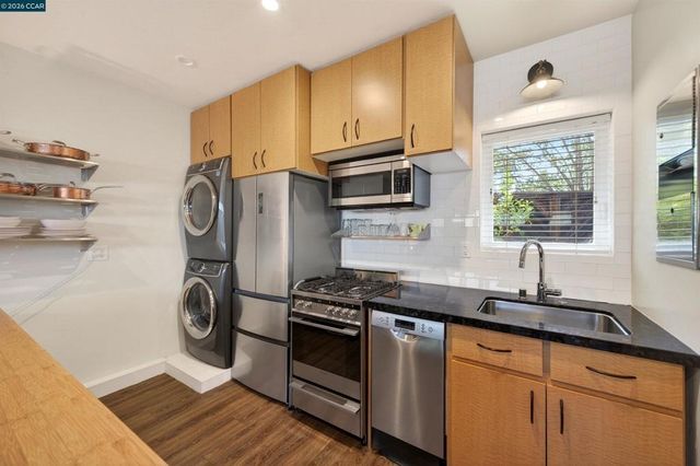 60 Karol Ln, Pleasant Hill, CA 94523