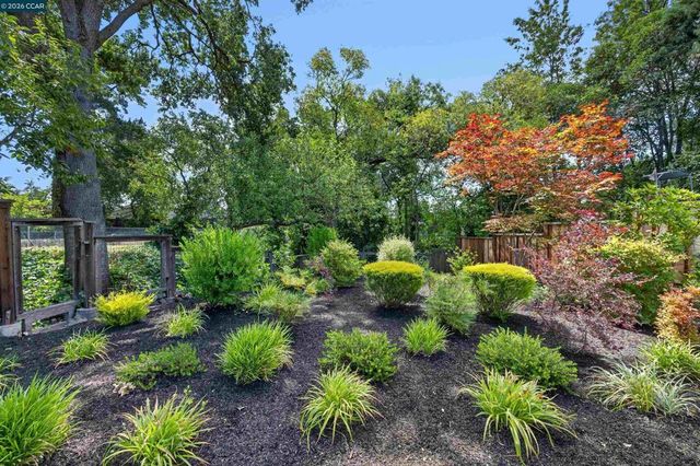 60 Karol Ln, Pleasant Hill, CA 94523