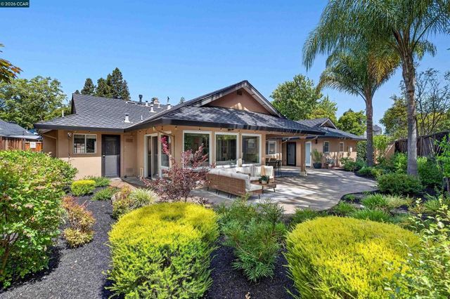 60 Karol Ln, Pleasant Hill, CA 94523