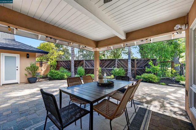 60 Karol Ln, Pleasant Hill, CA 94523