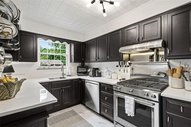 2312 McNary Blvd, Blackridge, PA 15235