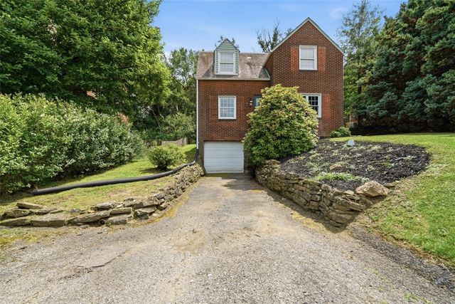 2312 McNary Blvd, Blackridge, PA 15235