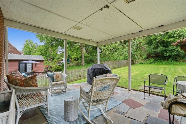 2312 McNary Blvd, Blackridge, PA 15235