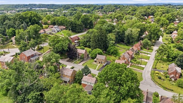 2312 McNary Blvd, Blackridge, PA 15235