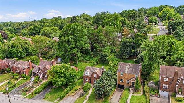 2312 McNary Blvd, Blackridge, PA 15235